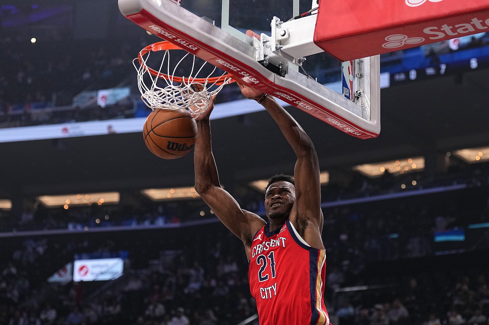 hth华体官方下载-攻防发力！米西底线突破起飞暴扣 随后防守端送排球大帽