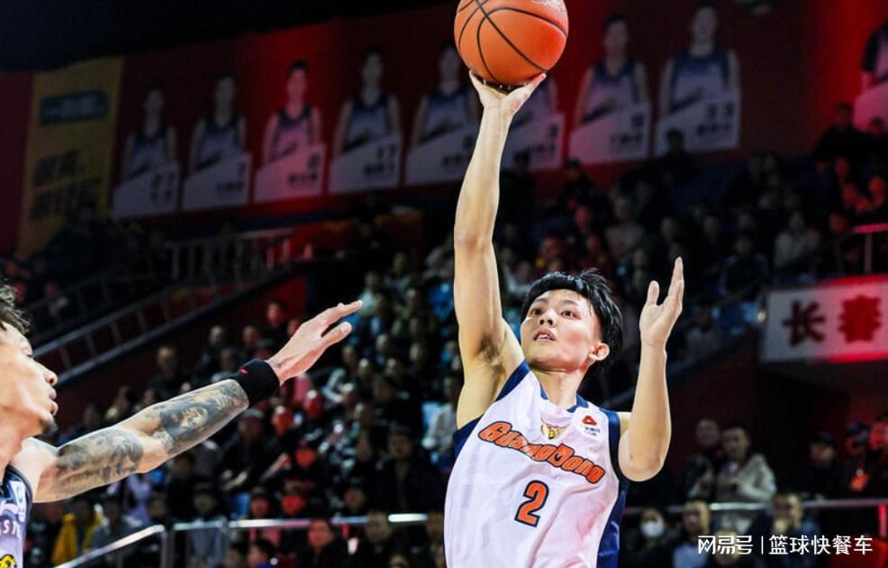 hth官方网站-CBA一夜又连造两大惨案！广东21分狂胜吉林：北控遭23分大败！